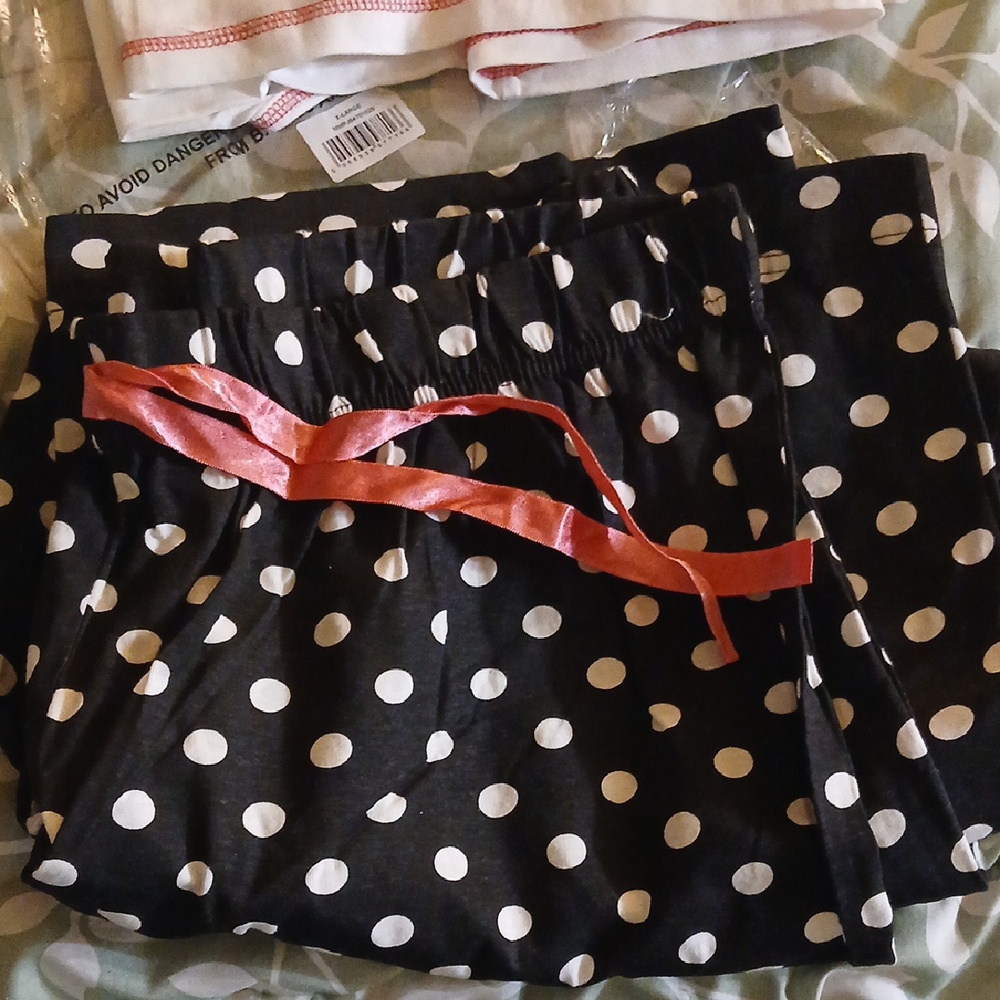 Disney Black and White Minnie Mouse Pajama Set - Picture 5 of 6